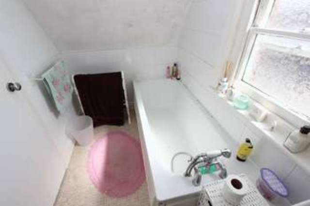 Image of 1 bedroom Flat for sale in Landguard Road Shirley Southampton SO15 at Landguard Road Shirley Southampton, SO15 5DJ