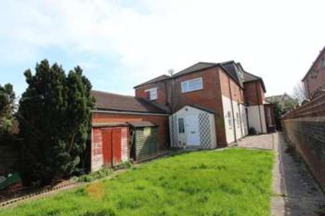  Image of 1 bedroom Flat for sale in Landguard Road Shirley Southampton SO15 at Landguard Road Shirley Southampton, SO15 5DJ