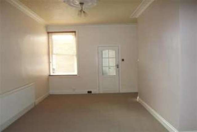  Image of 2 bedroom Flat to rent in Shrewsbury Terrace South Shields NE33 at South Shields, NE33 4LF