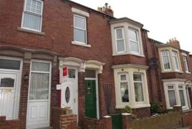  Image of 2 bedroom Flat to rent in Shrewsbury Terrace South Shields NE33 at South Shields, NE33 4LF