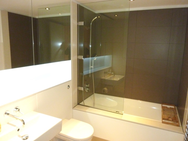  Image of 2 bedroom Flat to rent in Simpson Loan Edinburgh EH3 at Meadows Edinburgh Edinburgh, EH3 9GB