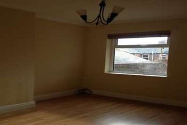  Image of 2 bedroom Terraced house to rent in South Bank Avenue York YO23 at York, YO23 1DP