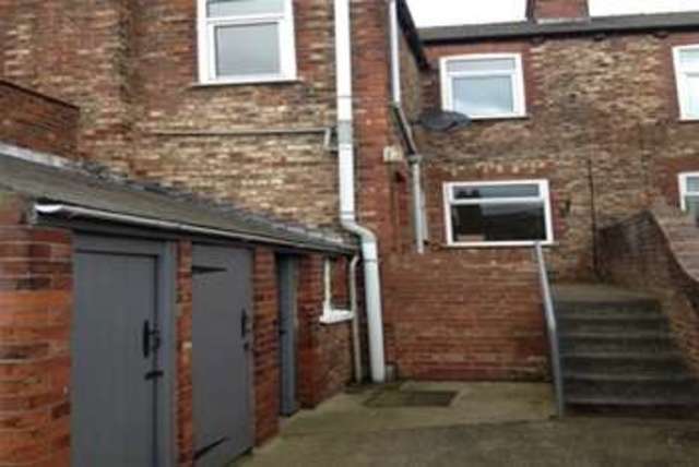 Image of 2 bedroom Terraced house to rent in South Bank Avenue York YO23 at York, YO23 1DP