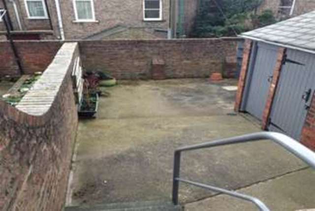  Image of 2 bedroom Terraced house to rent in South Bank Avenue York YO23 at York, YO23 1DP