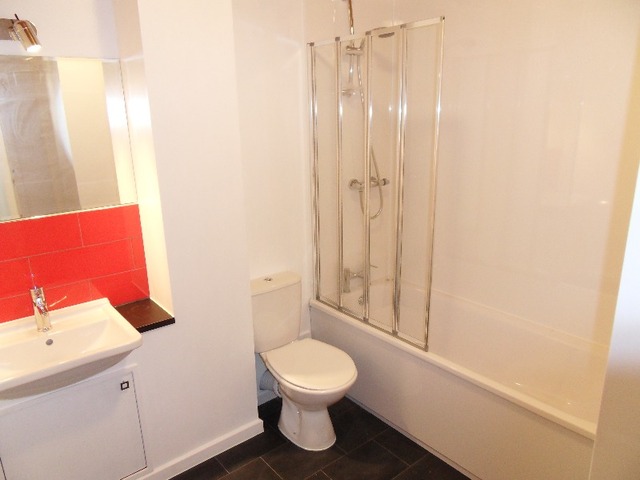  Image of 2 bedroom Flat to rent in South Gray Street Edinburgh EH9 at Newington Edinburgh Edinburgh, EH9 1TB