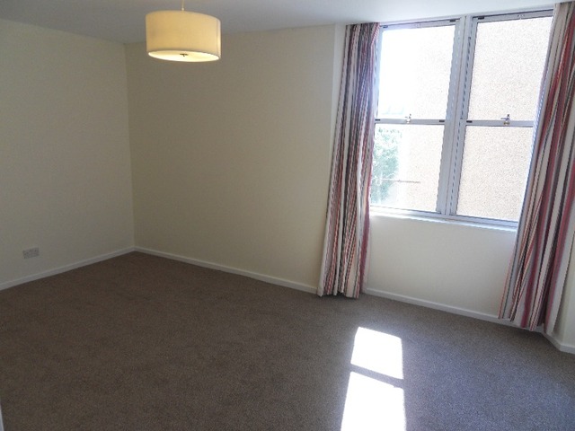  Image of 2 bedroom Flat to rent in South Gray Street Edinburgh EH9 at Newington Edinburgh Edinburgh, EH9 1TB