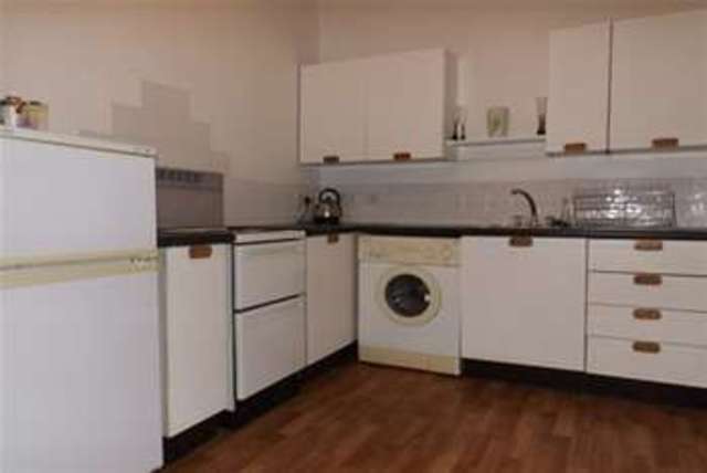  Image of 1 bedroom Flat to rent in South Parade Southsea PO4 at Southsea, PO4 0TR