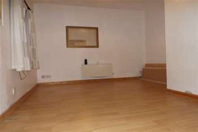  Image of 1 bedroom Flat to rent in South Parade Southsea PO4 at Southsea, PO4 0TR