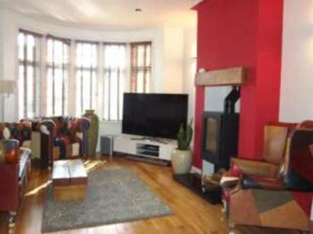  Image of 3 bedroom Terraced house for sale in Ennismore Gardens Southend-on-Sea SS2 at Southend-on-Sea Southend-On-Sea Prittlewell, SS2 5RA