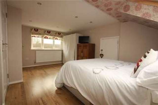  Image of 4 bedroom Terraced house for sale in Southwood Avenue Knaphill Woking GU21 at Knaphill Woking Knaphill, GU21 2EY