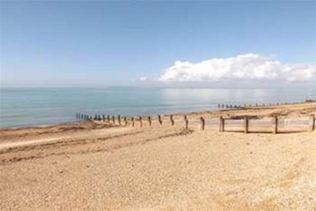  Image of 2 bedroom Flat to rent in Southwood Road Hayling Island PO11 at Hayling Island, PO11 9PZ