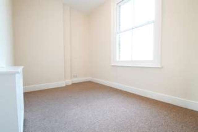  Image of 1 bedroom Flat to rent in Springfield Road Kingston upon Thames KT1 at Kingston Upon Thames, KT1 2SA