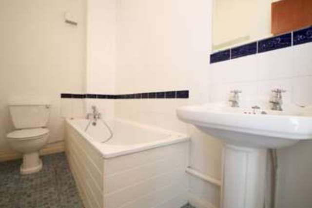  Image of 1 bedroom Flat to rent in Springfield Road Kingston upon Thames KT1 at Kingston Upon Thames, KT1 2SA