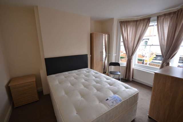  Image of 1 bedroom House Share to rent in St. Edwards Road Earley Reading RG6 at St Edwards Road  Reading, RG6 1NL