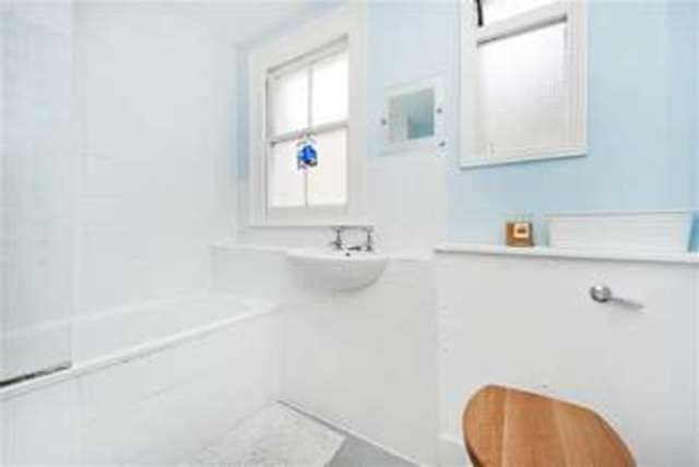  Image of 3 bedroom Flat for sale in St. Julians Farm Road London SE27 at West Norwood, SE27 0RJ