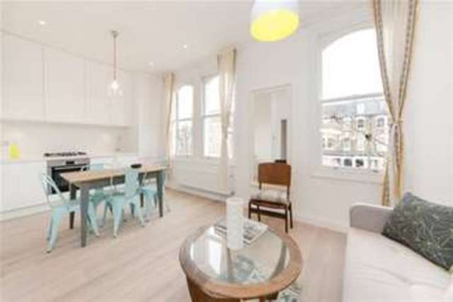  Image of 2 bedroom Flat to rent in St. Lawrence Terrace London W10 at London, W10 5SX