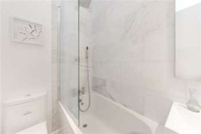  Image of 2 bedroom Flat to rent in St. Lawrence Terrace London W10 at London, W10 5SX