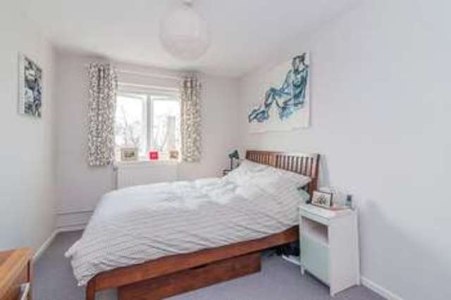  Image of 2 bedroom Flat for sale in Fitzhugh Grove London SW18 at Fitzhugh Grove London Earlsfield, SW18 3SE