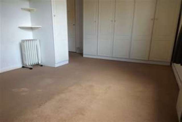  Image of 3 bedroom Flat to rent in Stone Street Southsea PO5 at Southsea, PO5 3BN