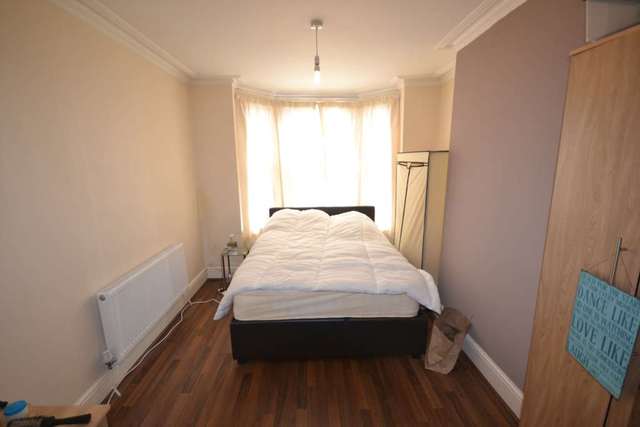  Image of 1 bedroom Flat to rent in Surrey Road Reading RG2 at Surrey Road  Reading, RG2 0EU
