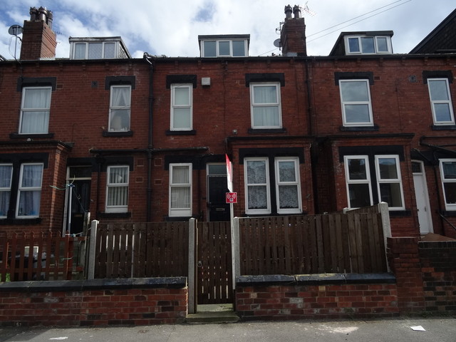  Image of 2 bedroom Terraced house to rent in Sutherland Mount Leeds LS9 at Sutherland Mount Harehills Leeds, LS9 6DW