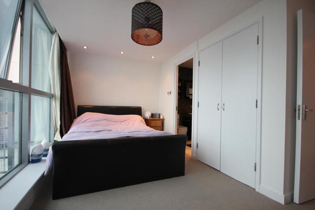  Image of 3 bedroom Flat to rent in Sweden Gate London SE16 at Canada water  London, SE16 7TL
