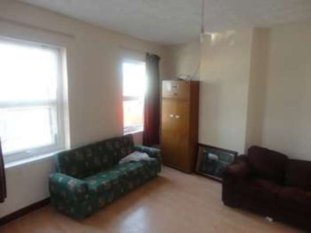  Image of 1 bedroom Flat to rent in Tat Bank Road Oldbury B68 at Tat Bank Road  Oldbury, B68 8NP