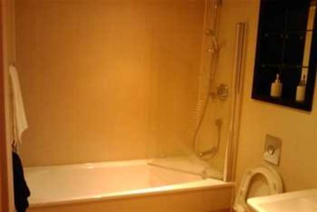  Image of 1 bedroom Flat to rent in The Boulevard Hunslet Leeds LS10 at Leeds, LS10 1LG
