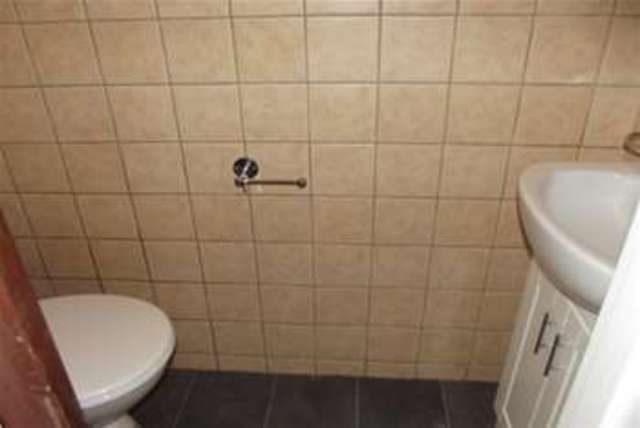  Image of 4 bedroom Detached house to rent in Sunnydale Gardens London NW7 at London, NW7 3PG