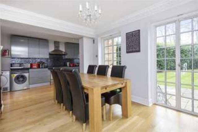  Image of 4 bedroom Detached house for sale in Tollgate Maidenhead SL6 at Maidenhead Berkshire Pinkneys Green, SL6 4LJ