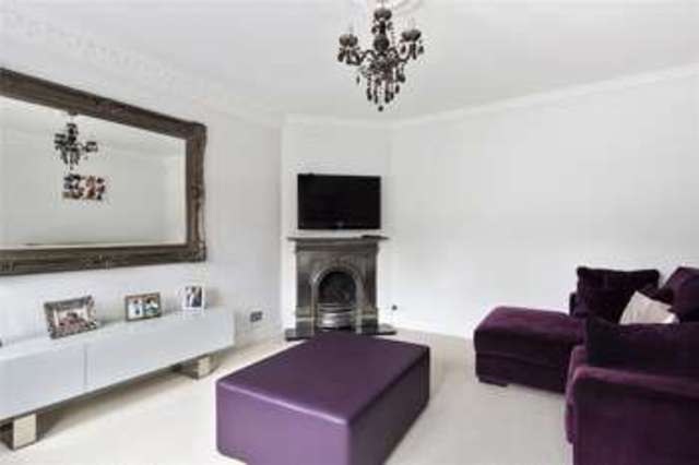  Image of 4 bedroom Detached house for sale in Tollgate Maidenhead SL6 at Maidenhead Berkshire Pinkneys Green, SL6 4LJ