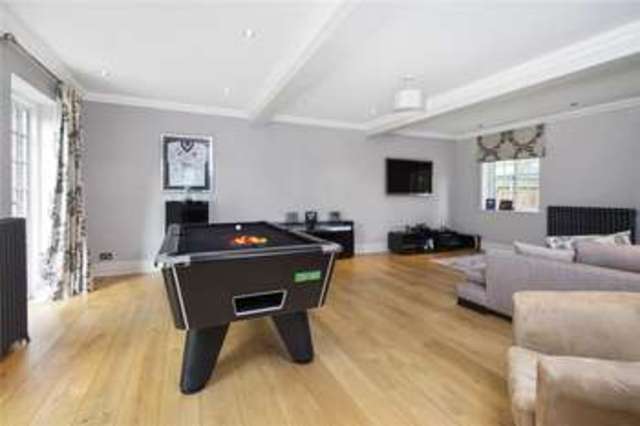  Image of 4 bedroom Detached house for sale in Tollgate Maidenhead SL6 at Maidenhead Berkshire Pinkneys Green, SL6 4LJ