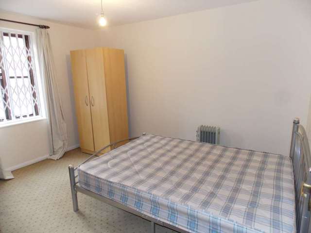  Image of 1 bedroom Apartment to rent in Tollgate Road London E6 at Tollgate Road Beckton London, E6 5JY