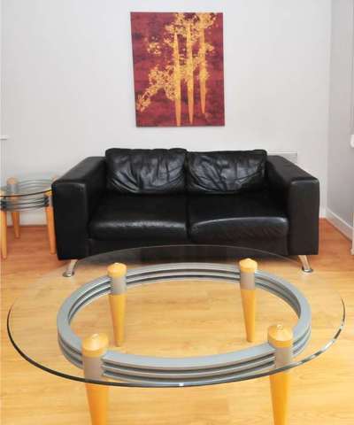  Image of 2 bedroom Apartment to rent in Three Bridges Road Crawley RH10 at Elmcroft Court Three Bridges Crawley, RH10 1JQ