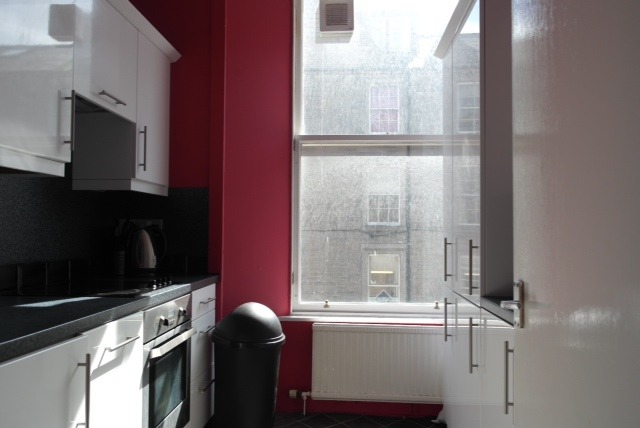  Image of 4 bedroom Flat to rent in Union Street Dundee DD1 at City Centre Dundee Dundee, DD1 4BE