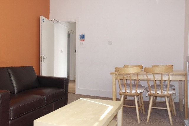  Image of 4 bedroom Flat to rent in Union Street Dundee DD1 at City Centre Dundee Dundee, DD1 4BE