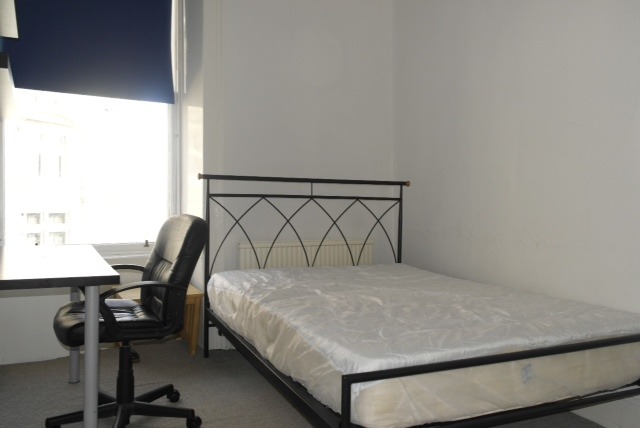  Image of 4 bedroom Flat to rent in Union Street Dundee DD1 at City Centre Dundee Dundee, DD1 4BE