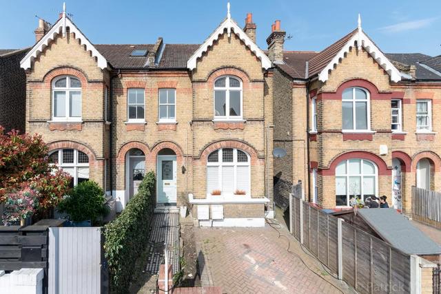  Image of 2 bedroom Flat for sale in Upland Road London SE22 at East Dulwich, SE22 0DN