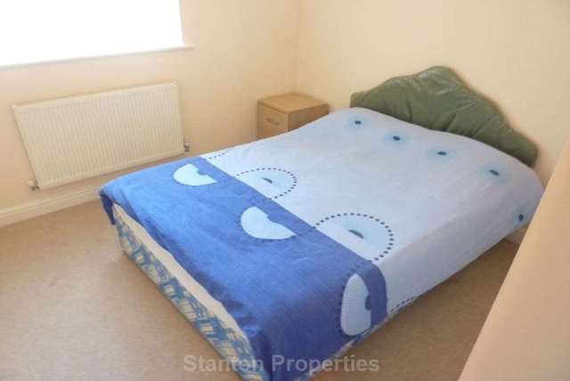  Image of 3 bedroom Apartment to rent in Upper Chorlton Road Old Trafford Manchester M16 at Upper Chorlton Road Chorlton Manchester, M16 7SH