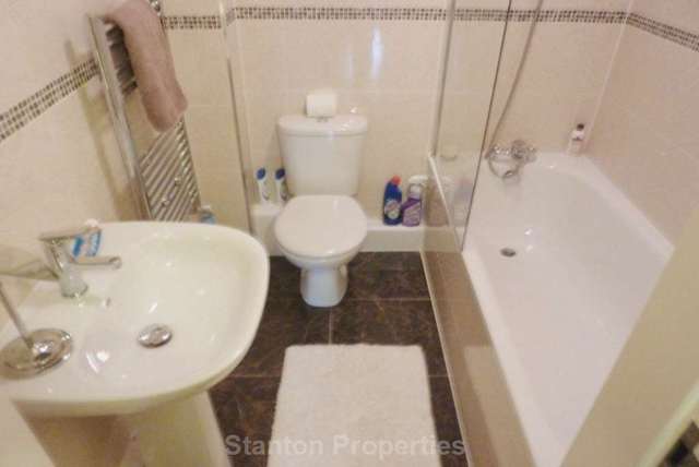  Image of 3 bedroom Apartment to rent in Upper Chorlton Road Old Trafford Manchester M16 at Upper Chorlton Road Chorlton Manchester, M16 7SH
