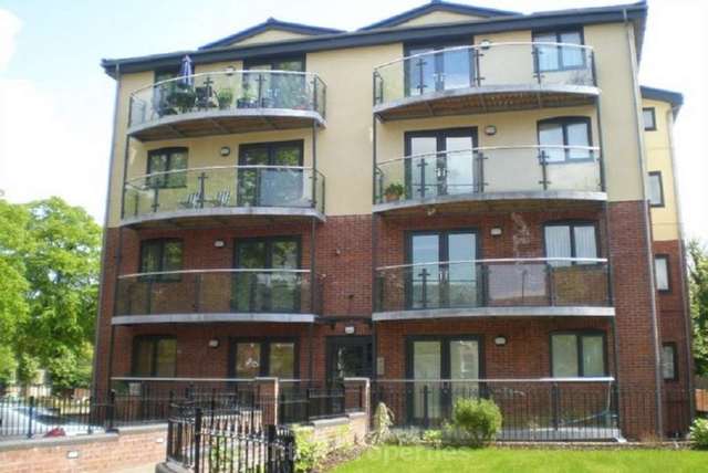  Image of 3 bedroom Apartment to rent in Upper Chorlton Road Old Trafford Manchester M16 at Upper Chorlton Road Chorlton Manchester, M16 7SH