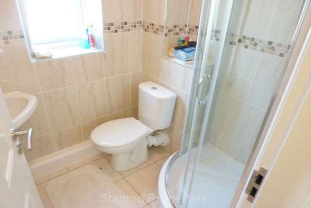  Image of 3 bedroom Apartment to rent in Upper Chorlton Road Old Trafford Manchester M16 at Upper Chorlton Road Chorlton - Whalley Range Manchester, M16 7SH