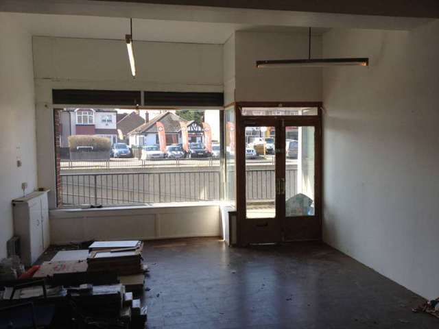  Image of Detached house to rent in Uxbridge Road Hayes UB4 at Uxbridge Road, Hayes End  Hayes, UB4 8JB