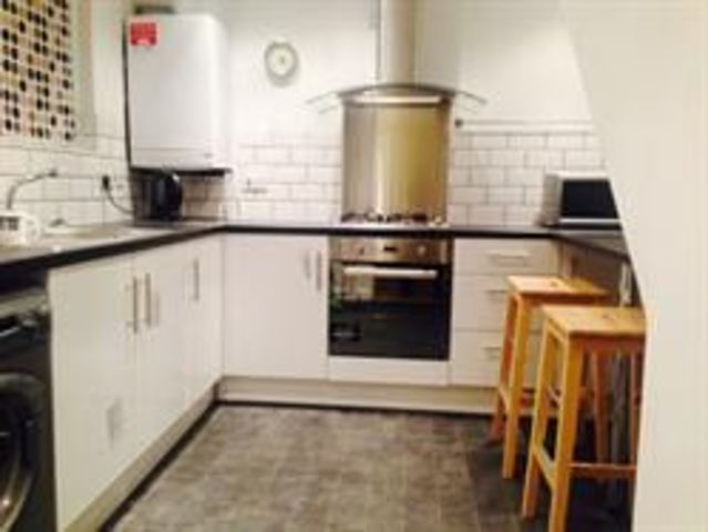  Image of 3 bedroom Maisonette to rent in Vallance Road London E1 at Treves House, Vallance Road  London, E1 5BQ