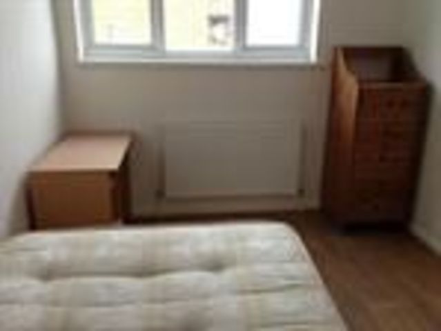  Image of 3 bedroom Maisonette to rent in Vallance Road London E1 at Treves House, Vallance Road  London, E1 5BQ
