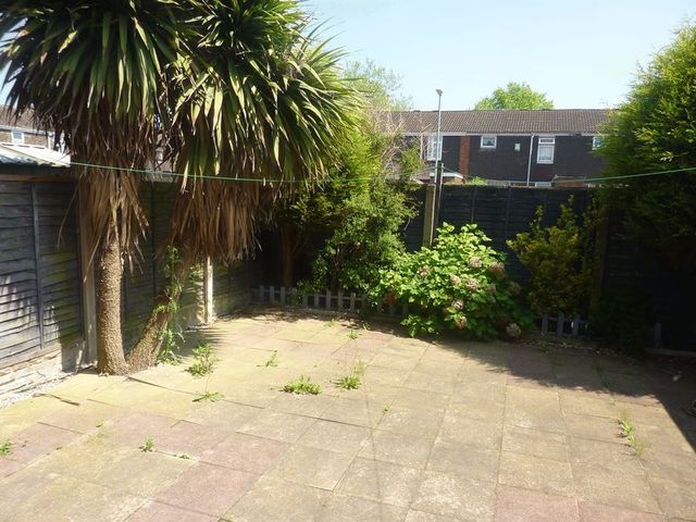  Image of 3 bedroom Semi-Detached house to rent in Valley Road Bloxwich Walsall WS3 at Valley Road  Walsall, WS3 3EU