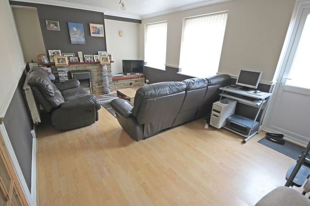  Image of 3 bedroom Terraced house for sale in Polzeath Close Luton LU2 at Polzeath Close  Luton, LU2 9LJ
