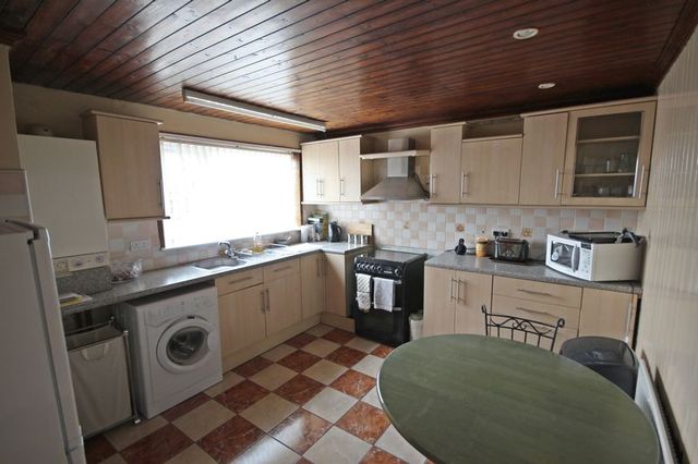  Image of 3 bedroom Terraced house for sale in Polzeath Close Luton LU2 at Polzeath Close  Luton, LU2 9LJ