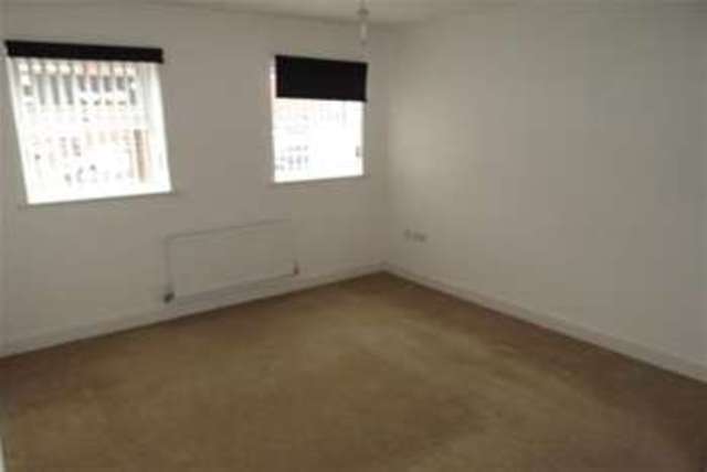  Image of 2 bedroom Flat to rent in Valley Road Sheffield S8 at Sheffield, S8 9FY