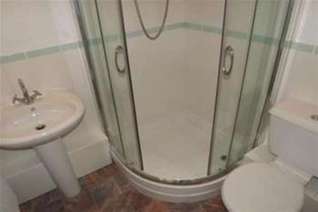  Image of 2 bedroom Flat to rent in Valley Road Sheffield S8 at Sheffield, S8 9FY